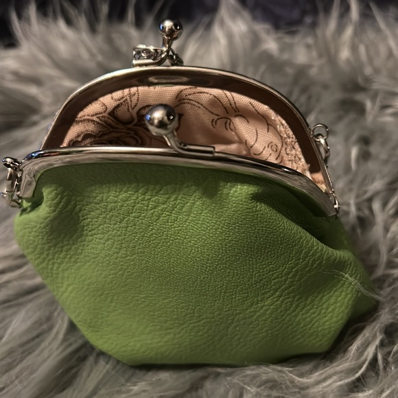 SOLD💥Elegant FLORAL Kiss-Lock Evening Vegan Green Rose Clutch/Wristlet ChainGUC - Picture 8 of 10